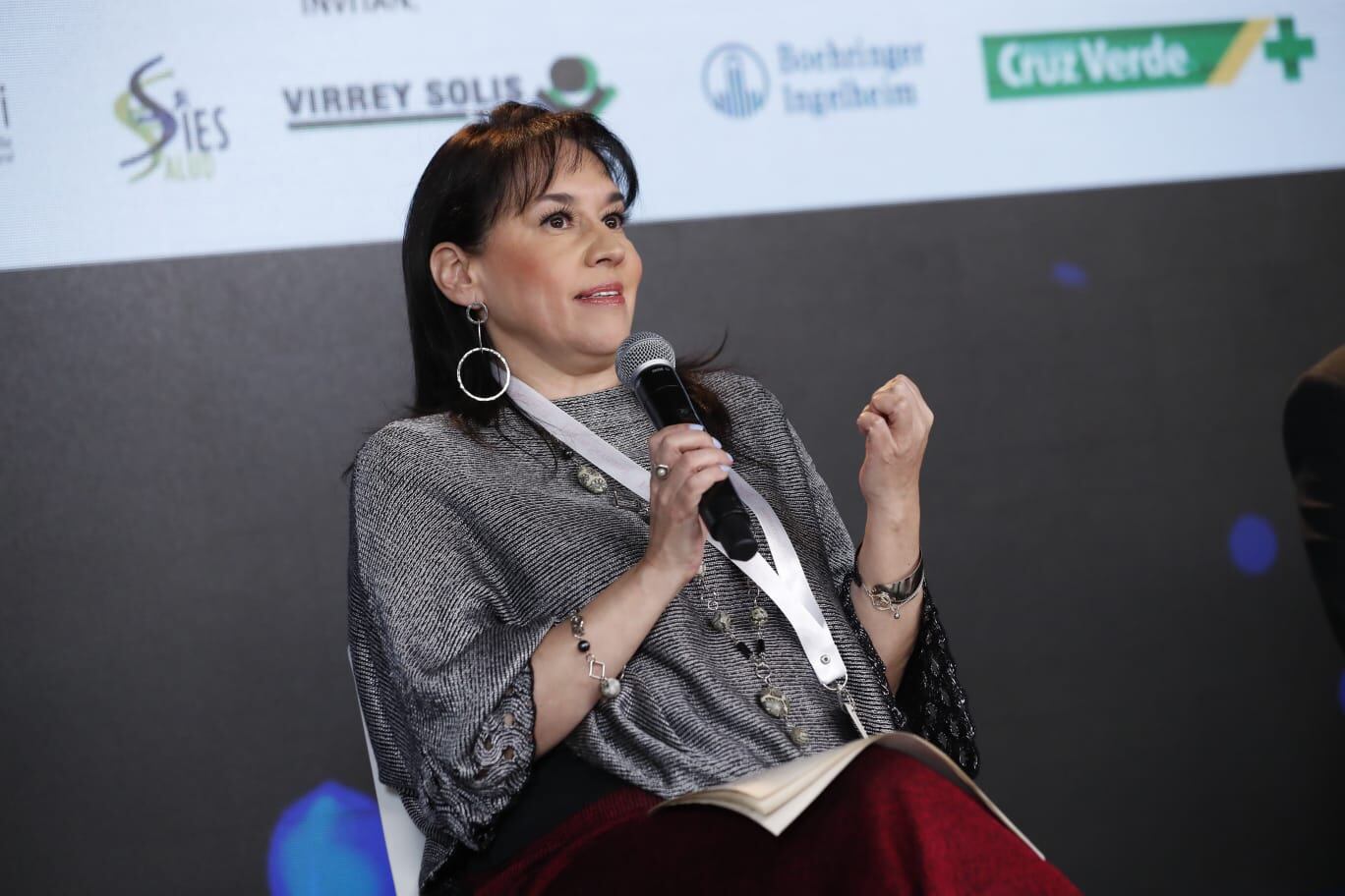 Claudia Sterling, vicepresidente de asuntos corporativos de Droguerías y Farmacias Cruz Verde.