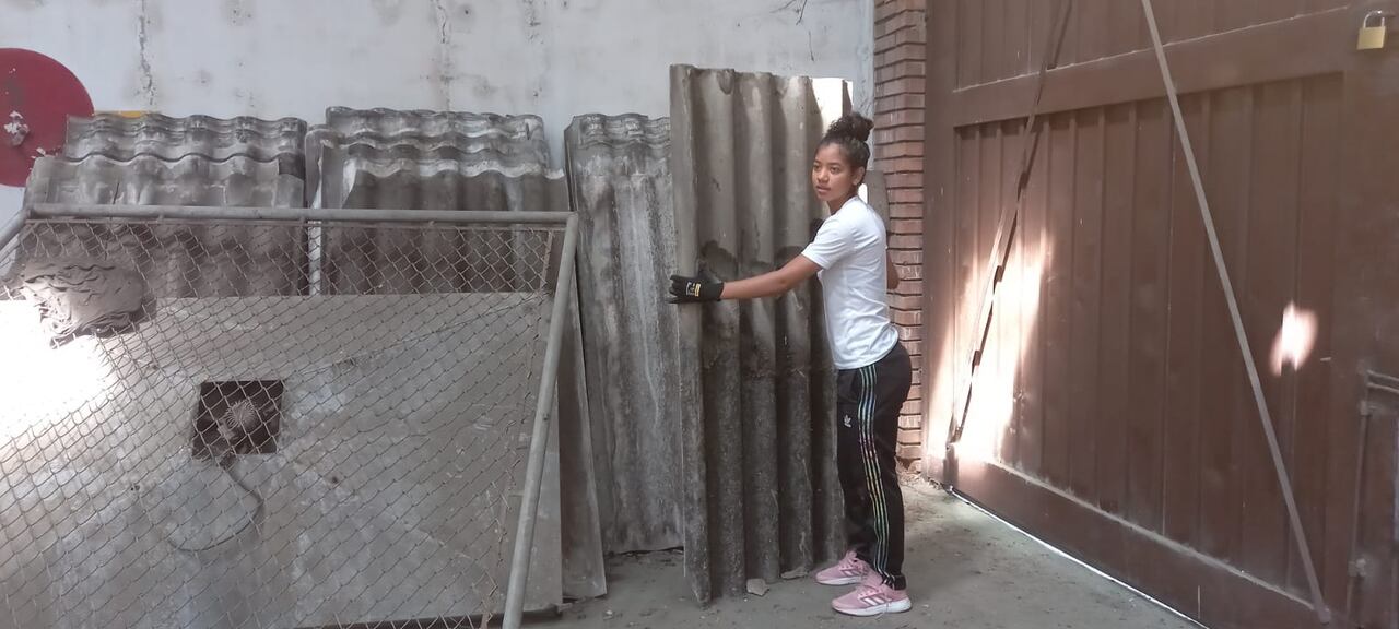 Angie Cano
Edad: 21 años
Posición: volante 10
Graduada del colegio
Crédito de la foto: Cortuluá
Trabajos fuera del fútbol: Chatarrería y maneja un camión de trasteos.