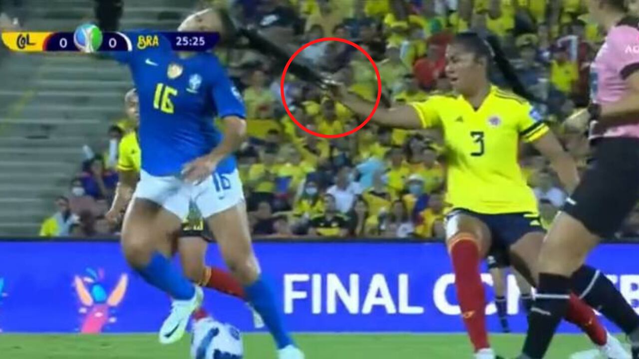Jugadora de la Selección Colombia pudo haber sido expulsada por esta conducta ante una rival