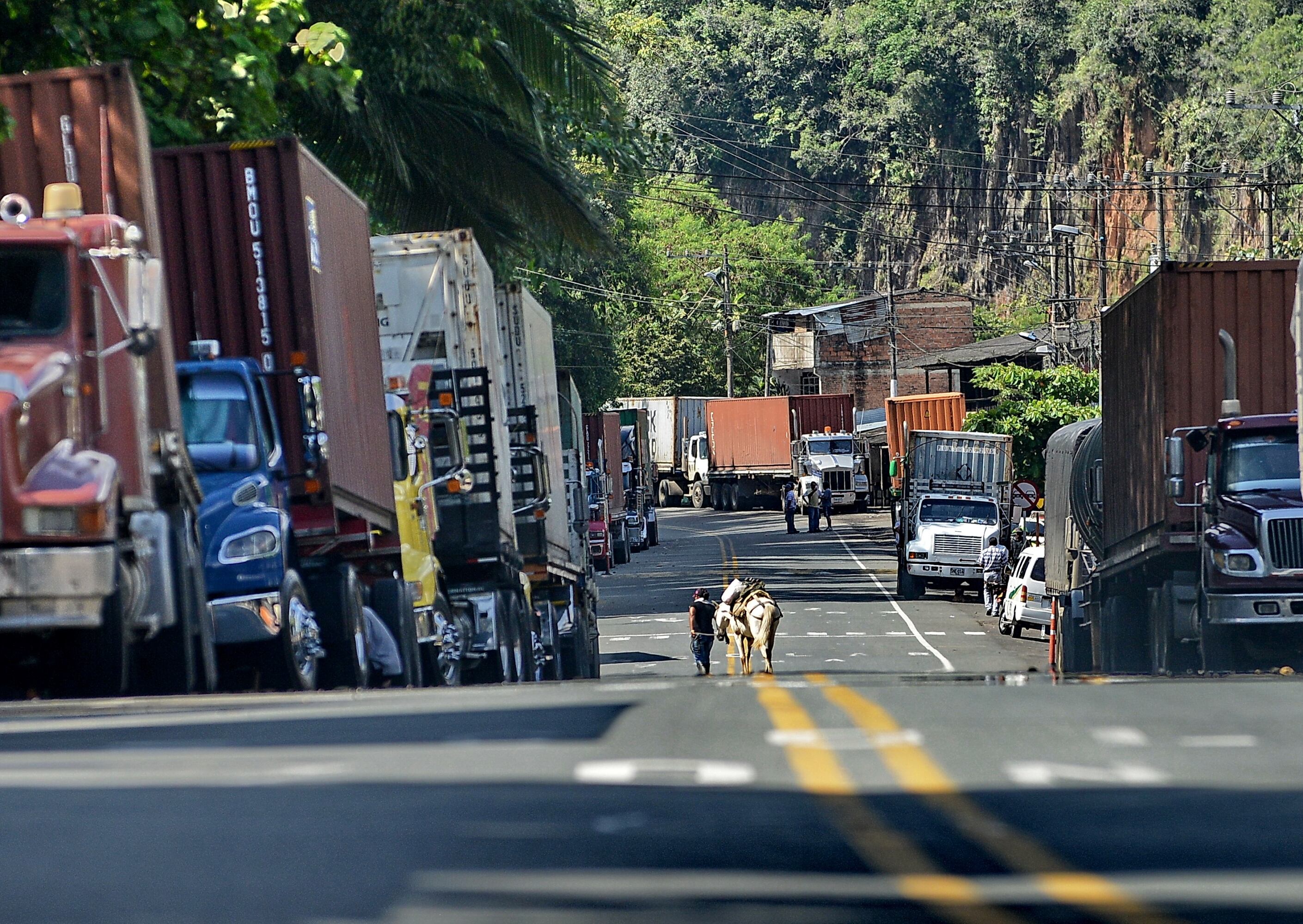 Para 2024, ya en enero en prensa han sido reportados 3 camiones incinerados: 2 en Dagua, Valle del Cauca y 1 en la Vía Cúcuta-Ocaña en Norte de Santander.