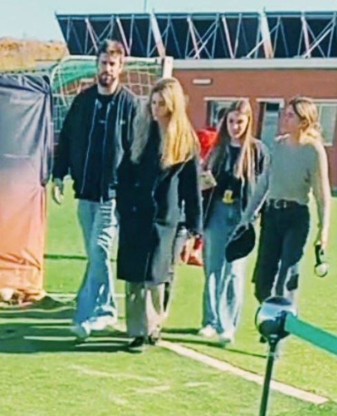 La pareja junto a Laura Vizcaino y Anna Tormo