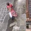 Un hombre ha desatado comentarios tiernos porque, sin importar su contexto, se pone a jugar golosa.