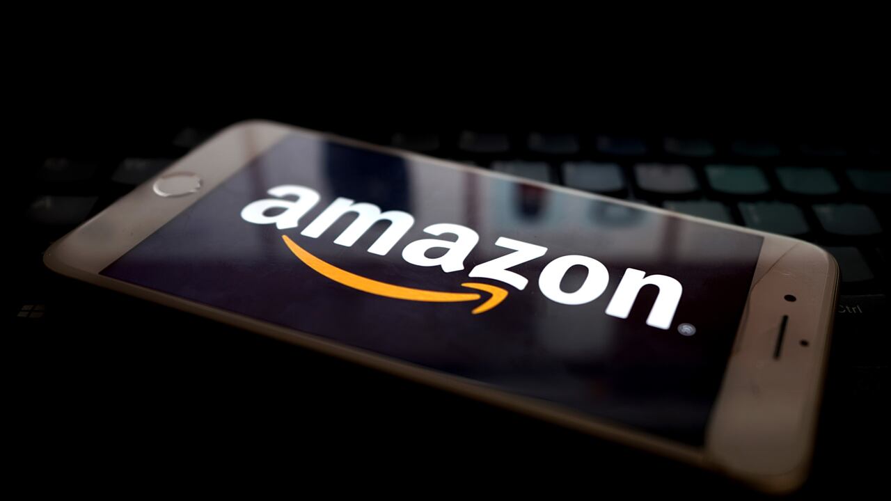 LONDRES, INGLATERRA - 11 DE ENERO: En esta ilustración fotográfica, la aplicación de Amazon se ve en un teléfono móvil el 11 de enero de 2021 en Londres, Reino Unido. (Foto de Edward Smith / Getty Images)