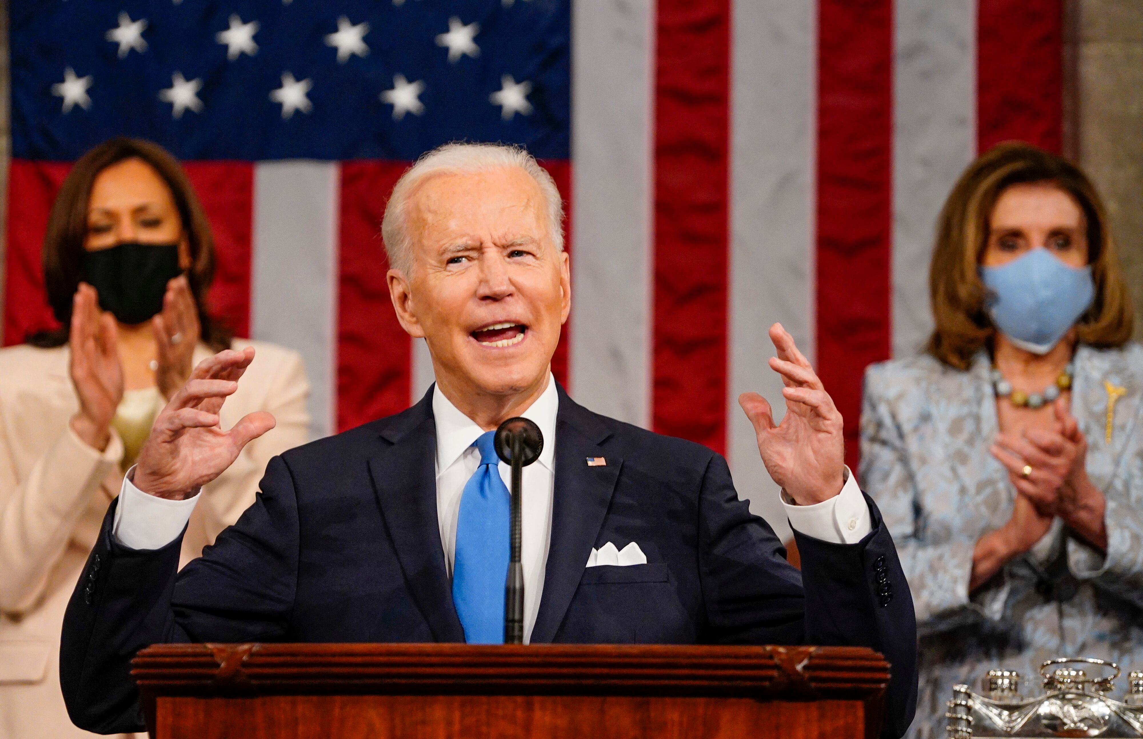 Joe Biden llama a ricos y grandes empresas a pagar impuestos justos