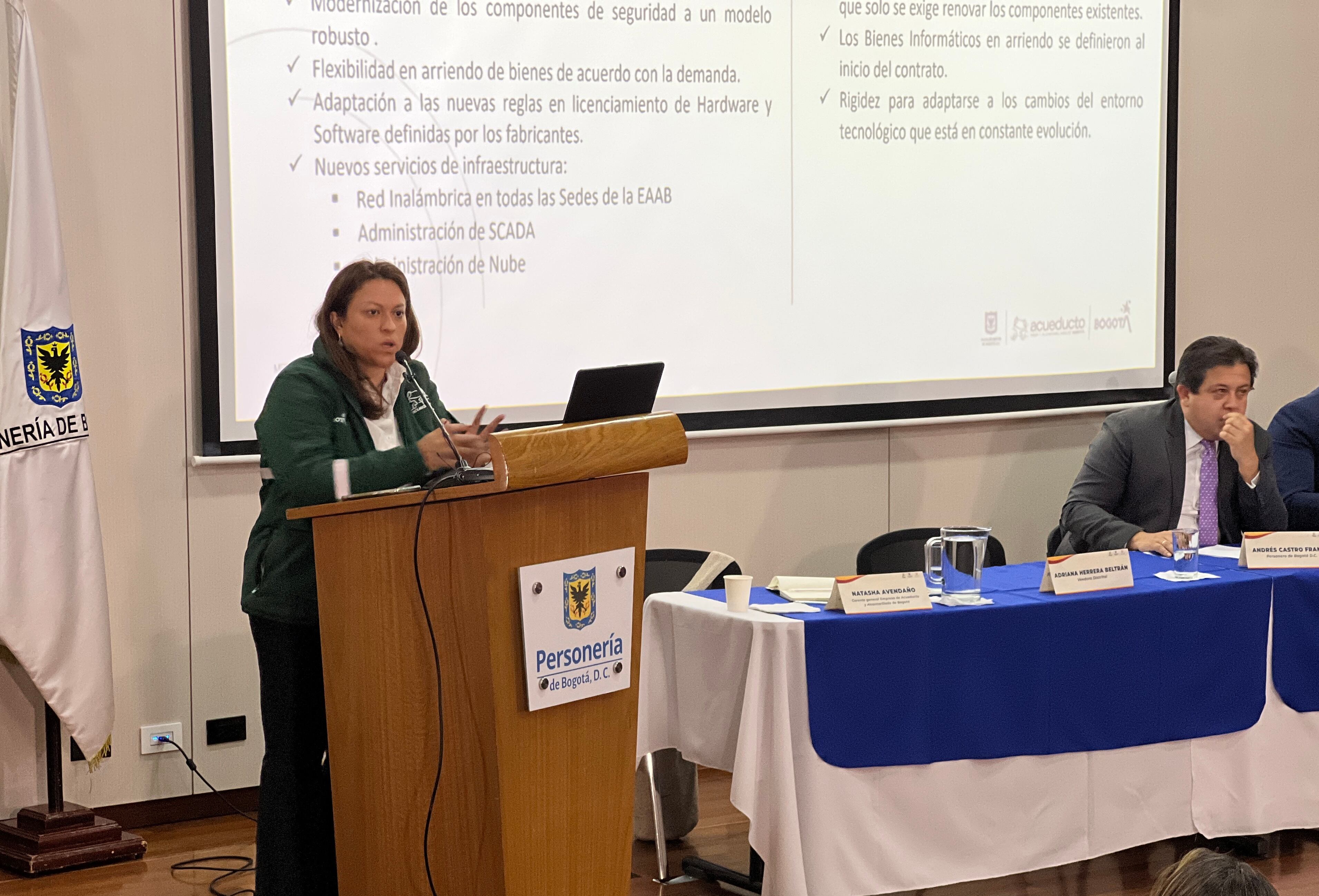 Gerente de la Empresa de Acueducto y Alcantarillado de Bogotá, Natasha Avendaño