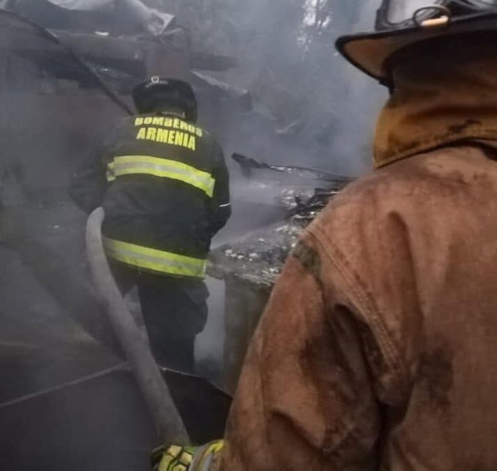 La Oficina Municipal de Gestión del Riesgo ha comenzado a realizar los censos de las familias damnificadas por el incendio ocurrido en el municipio.