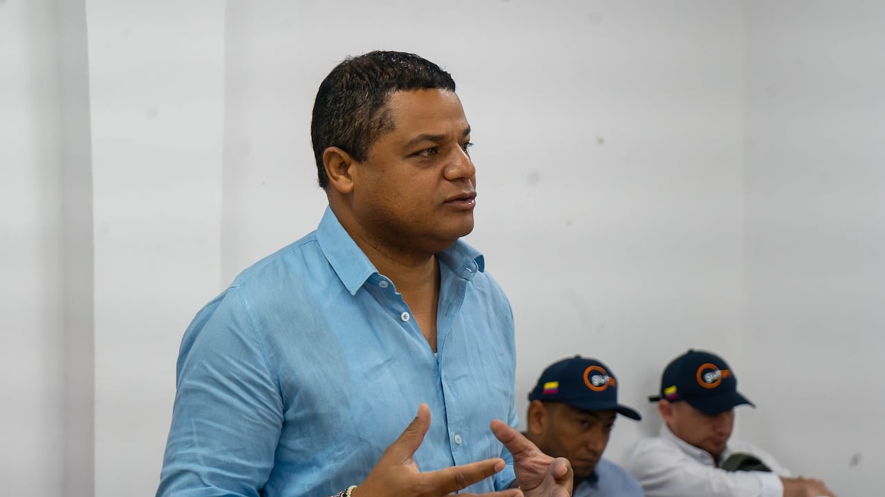 Genaro Redondo Choles, alcalde de Riohacha, paga orden de arresto por desacato a una tutela.
