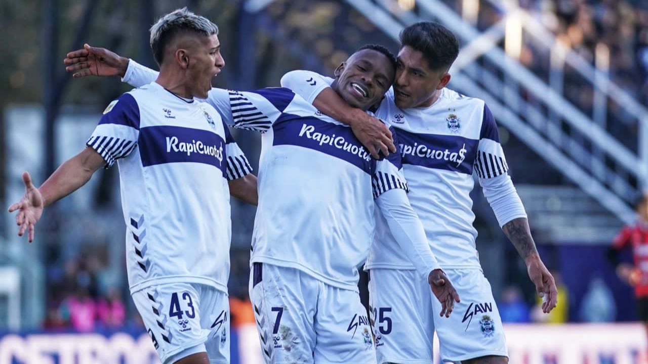 El atacante colombiano es pretendido por Racing de Avellaneda donde milita Edwin Cardona