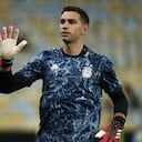 Argentina's goalkeeper Emiliano Martinez warms up prior to the Copa America final soccer match at the Maracana stadium in Rio de Janeiro, Brazil, Saturday, July 10, 2021. (AP Photo/Bruna Prado)