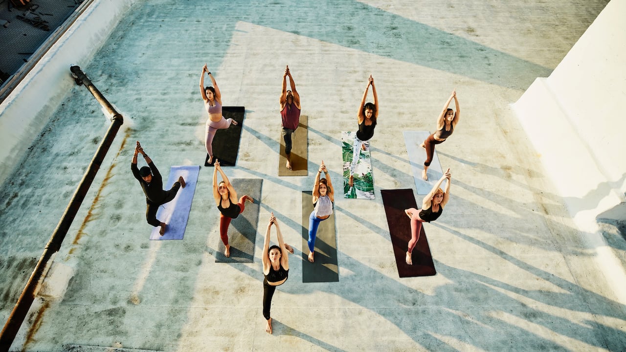 Foto de referencia de personas haciendo ejercicio