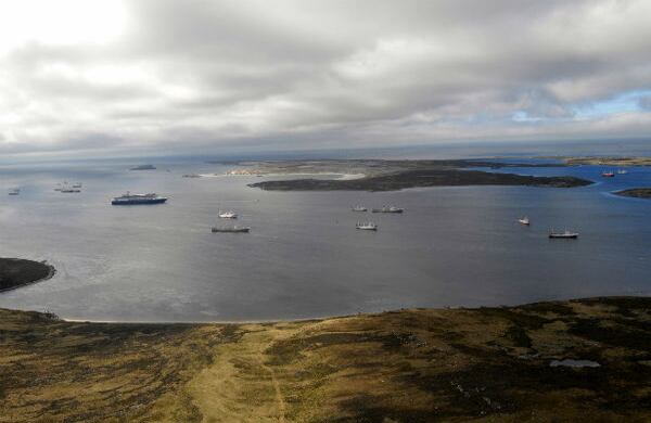 Hasta la guerra de 1982 entre Argentina y Reino Unido, la economía de las Islas estaba basada en la agricultura, especialmente las granjas dedicadas al desarrollo del ganado ovino.