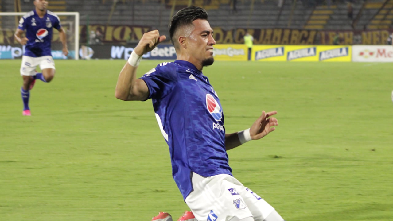 El delantero Fernando Uribe termina contrato con Millonarios a fin de año.