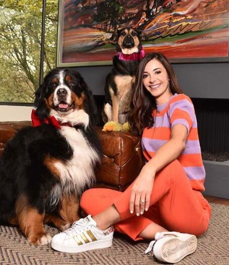 Presentadora Alejandra Giraldo con sus mascotas.