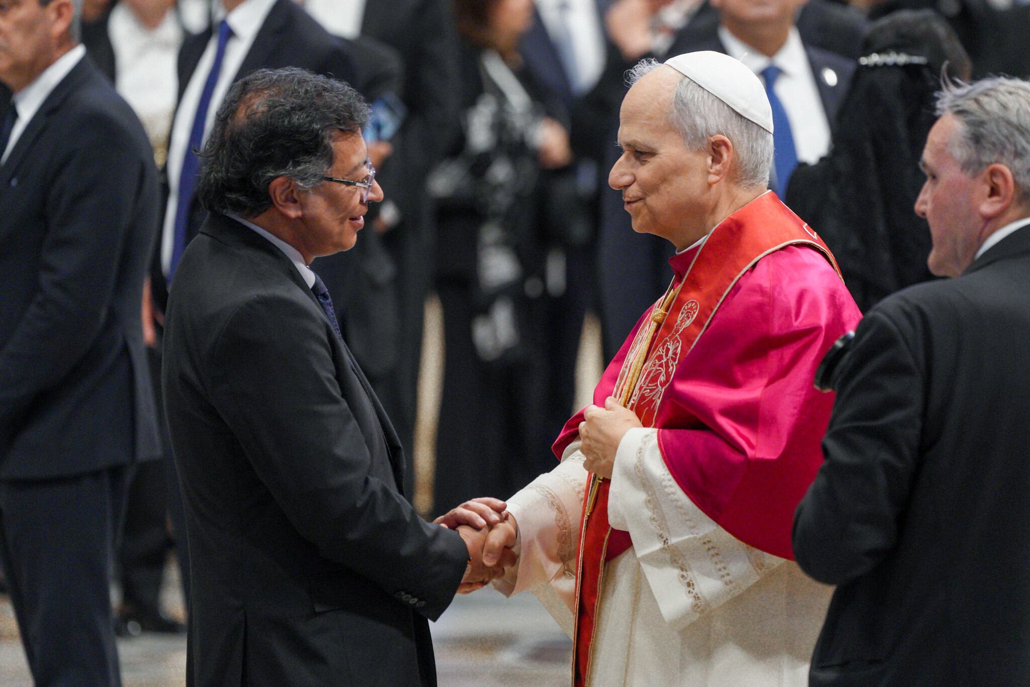 Primer encuentro entre el presidente de Colombia, Gustavo Petro, y el papa León XIV.