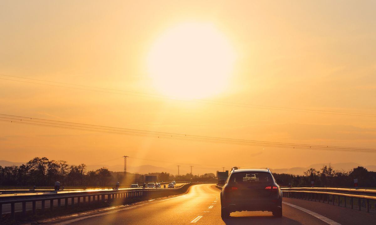 Carros y su exposición al sol.