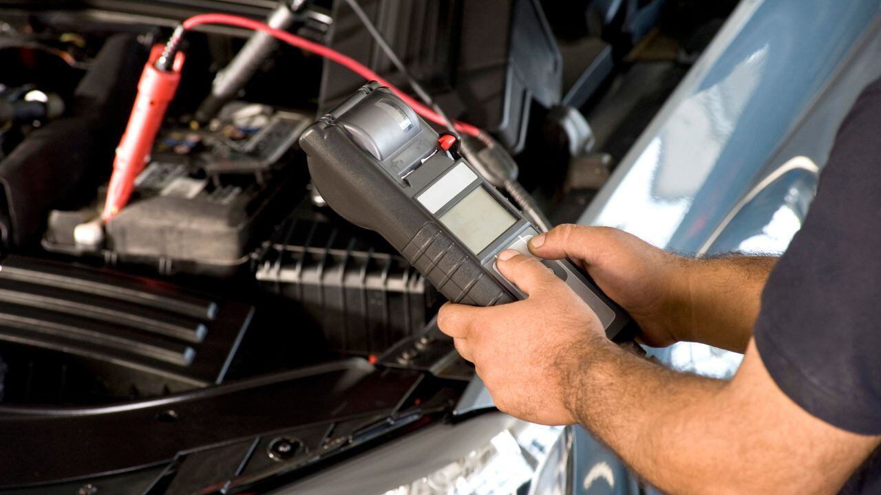 Razones por las que un carro se queda sin batería.