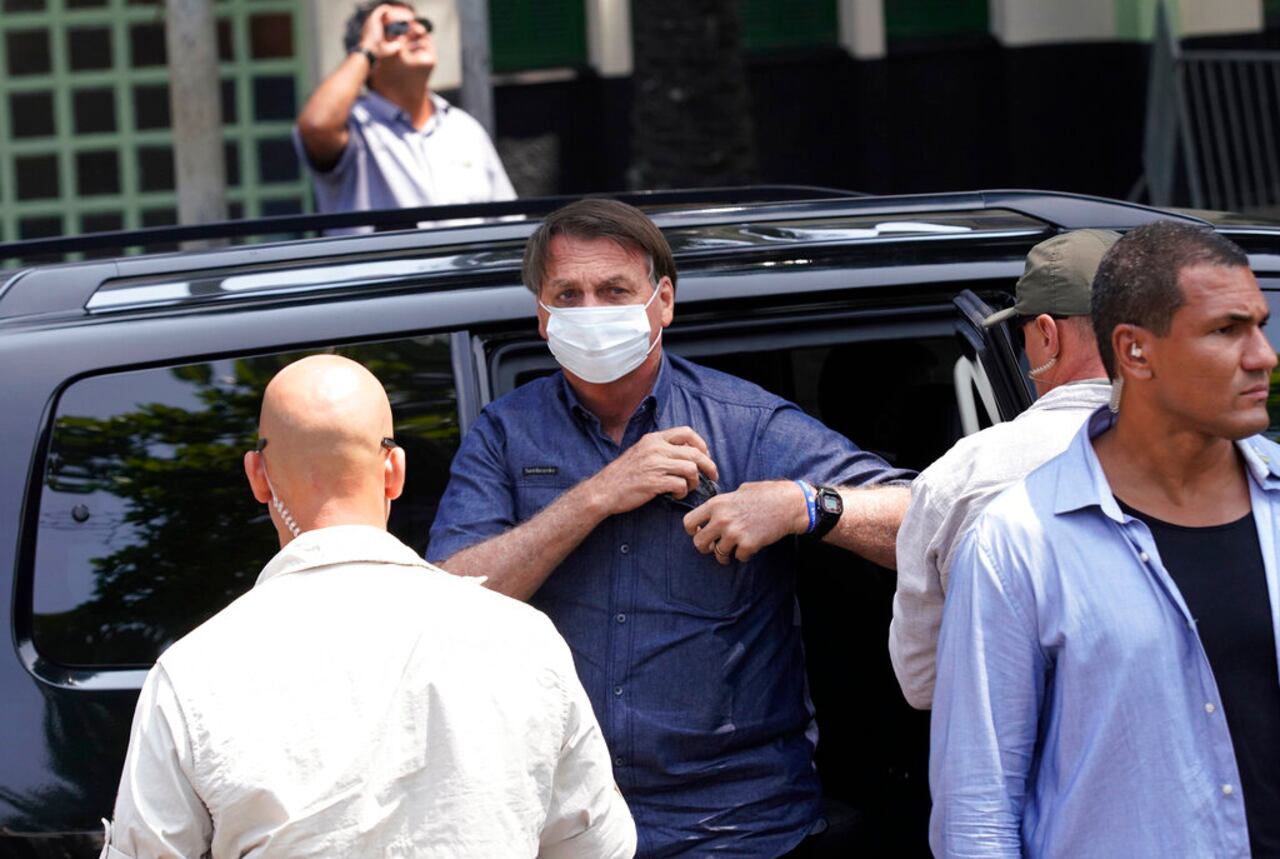 Bolsonaro tapabocas