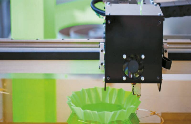 Impresoras 3D (2014) Estas impresoras pueden crear desde un juguete hasta una prótesis, e incluso partes del cuerpo humano. 