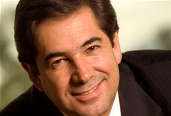 Miguel Múnera, director general de Roche México. Contar con un equipo sólido cuyos integrantes saben más que uno, con una comunicación clara y transparente, enfocado hacia el cumplimento de metas, dispuesto a retarse de manera permanente, son la base del éxito.