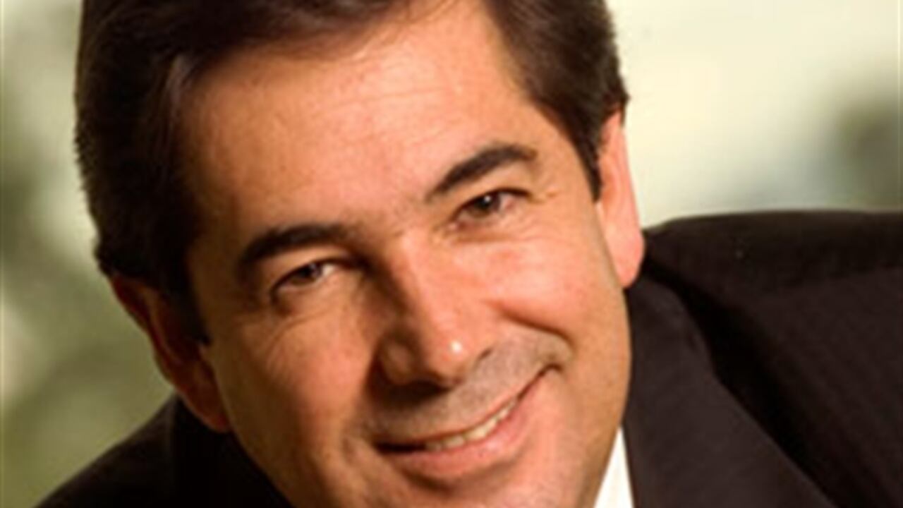 Miguel Múnera, director general de Roche México. Contar con un equipo sólido cuyos integrantes saben más que uno, con una comunicación clara y transparente, enfocado hacia el cumplimento de metas, dispuesto a retarse de manera permanente, son la base del éxito.