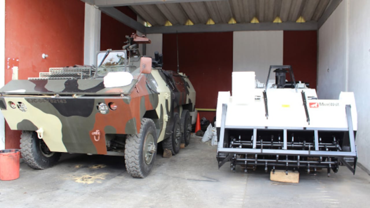 El Mini MineWolf tiene capacidad para explorar 100.000 metros cuadrados de terreno por día buscando minas, pero en tres años solo ha recorrido 40.000, porque no hay cómo llevarlo a las zonas rurales.