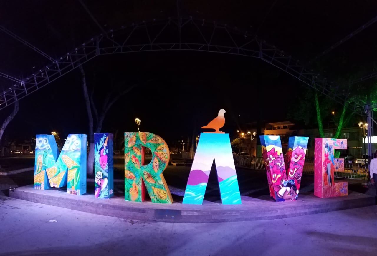 El colectivo 100 en un Día Cali le regaló a la ciudad una escultura de la frase ‘Mira Ve’, que se ubicó en el parque El Templete. Es un homenaje a la jerga caleña.