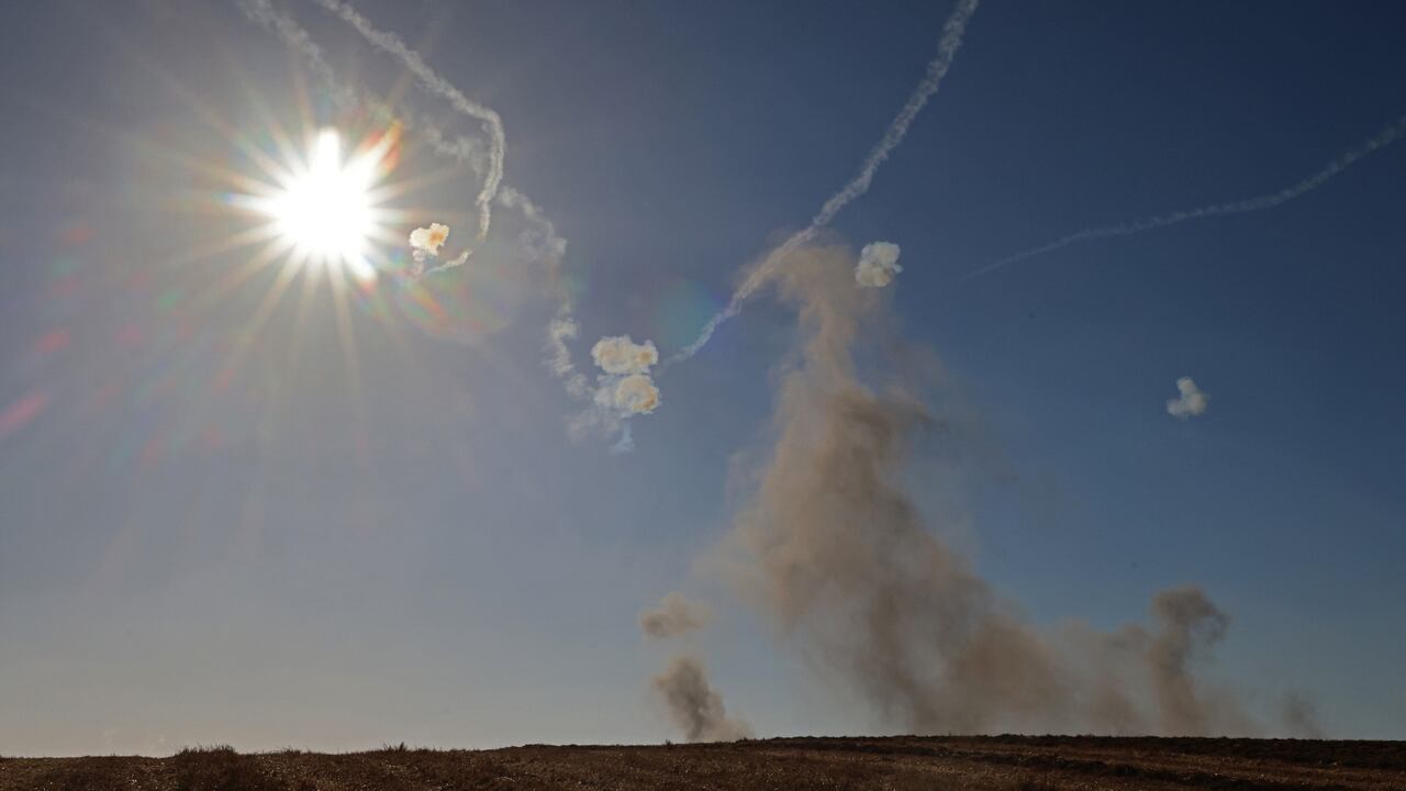 Israel despliega soldados cerca de Gaza e intenta sofocar disturbios