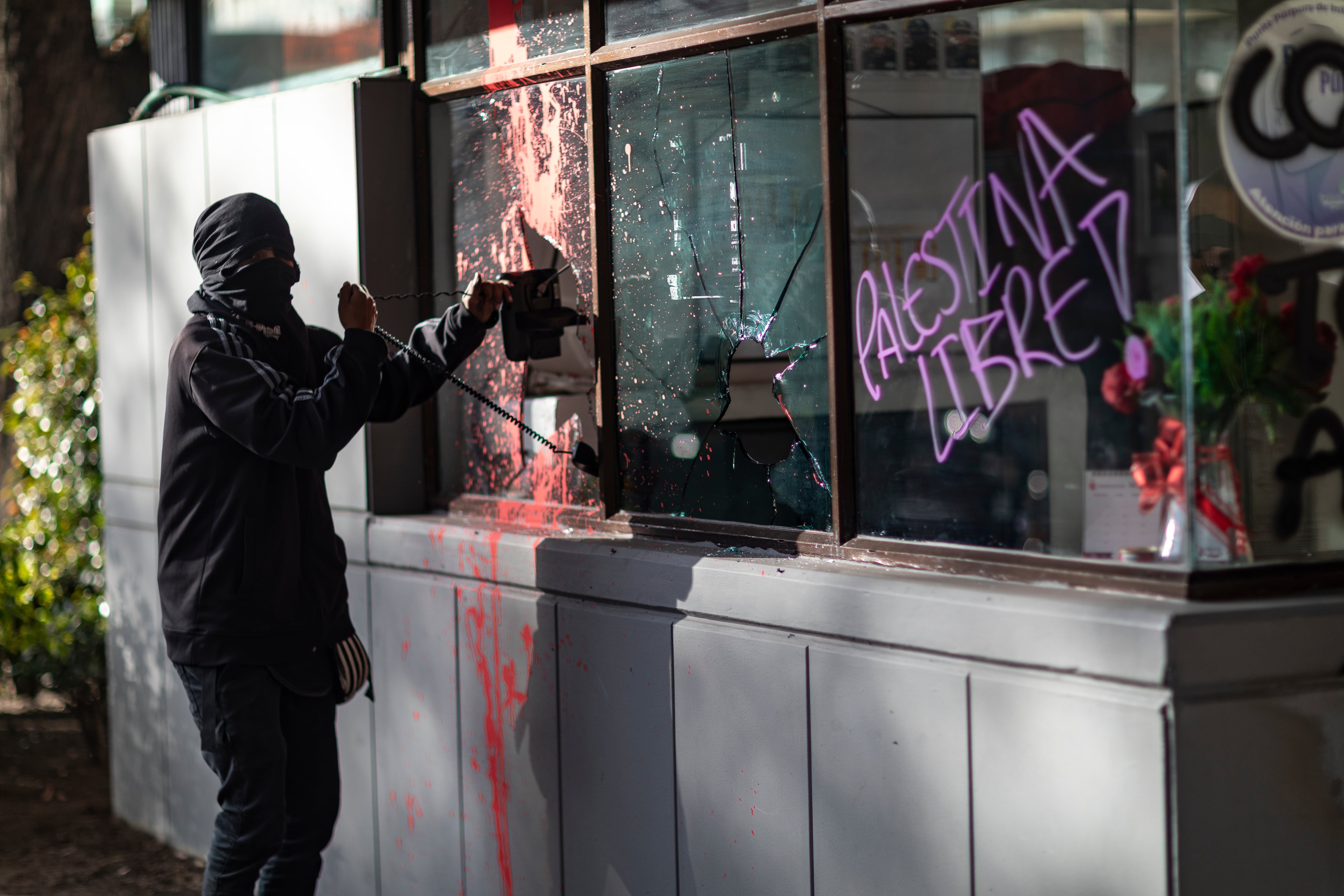 Manifestación a favor de Palestina y por la interceptación por parte del Estado de Israel a la Flotilla que se dirigía a Gaza con ayuda humanitaria y defensores de derechos humanos, entre ellos dos colombianas