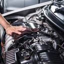 En este artículo, se proporcionará información sobre cómo realizar una limpieza adecuada del motor de un automóvil.