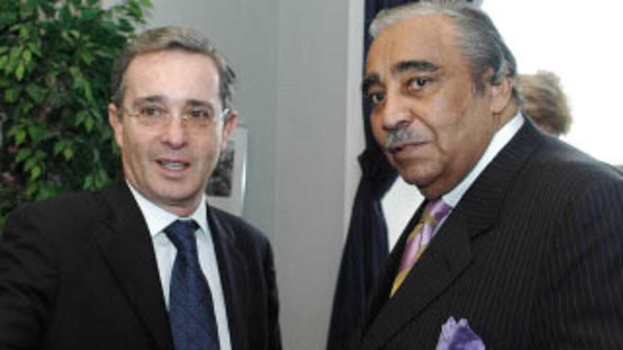 El congresista demócrata Charles Rangel invitó al presidente Álvaro Uribe a un desayuno en Nueva York, su distrito electoral. Rangel es uno de los hombres que tiene la llave para destrabar el TLC