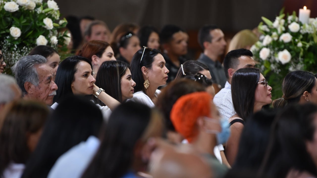 Exequias Darío Gómez. Familia y amigos en la Iglesia de Santa Gema despiden al Rey del Despecho