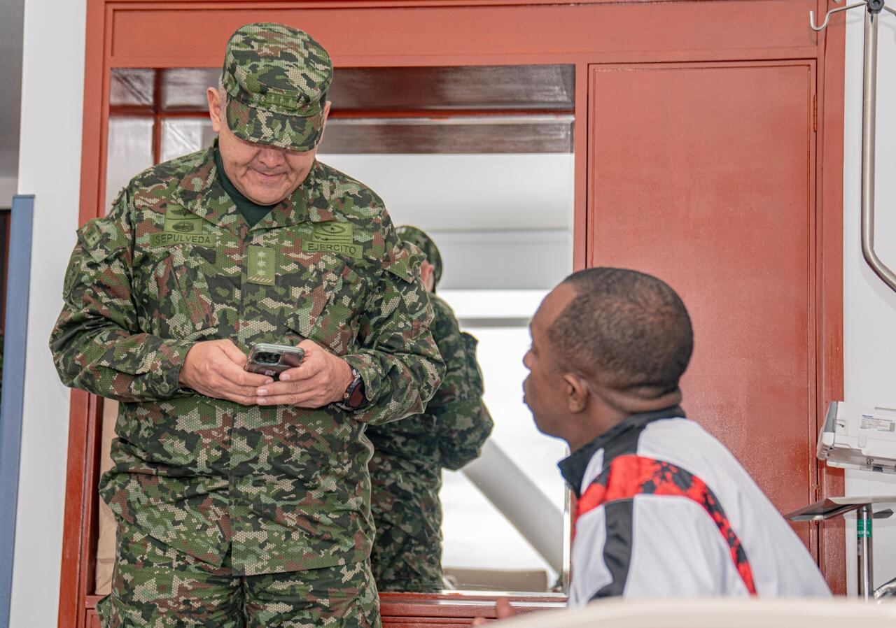 Visita a soldados que habían sido secuestrados en los últimos días por el ELN y posteriormente liberados.