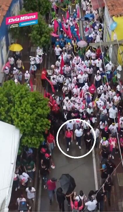 Cielo Gnecco en campaña por Elvia Milena San Juan. FOTO: Tomada de Twitter @elviamilenasd