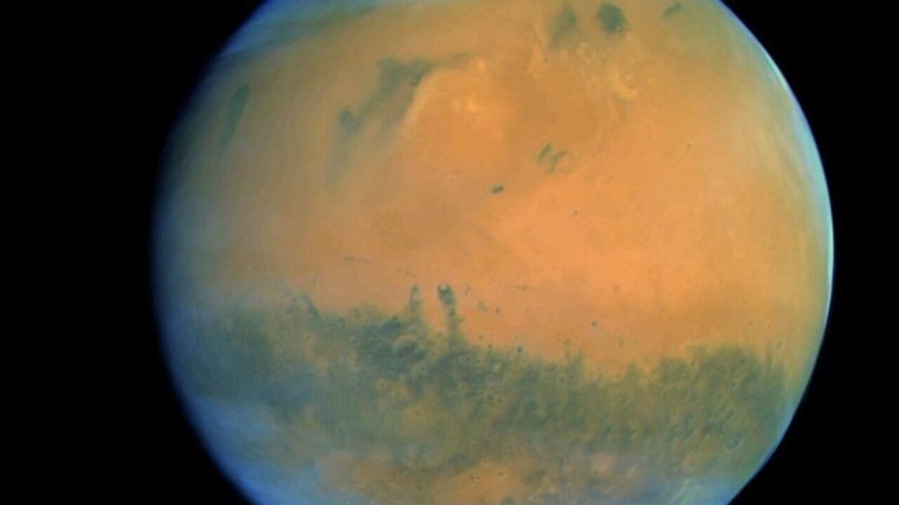 Marte es conocido como el planeta rojo.