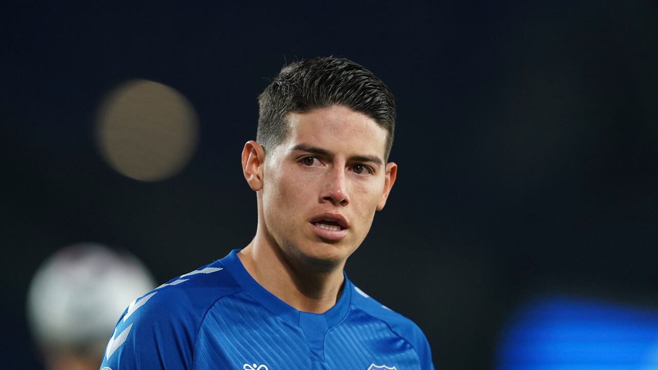 James Rodríguez tuvo que despedirse del club inglés por la llegada de Rafa Benítez.