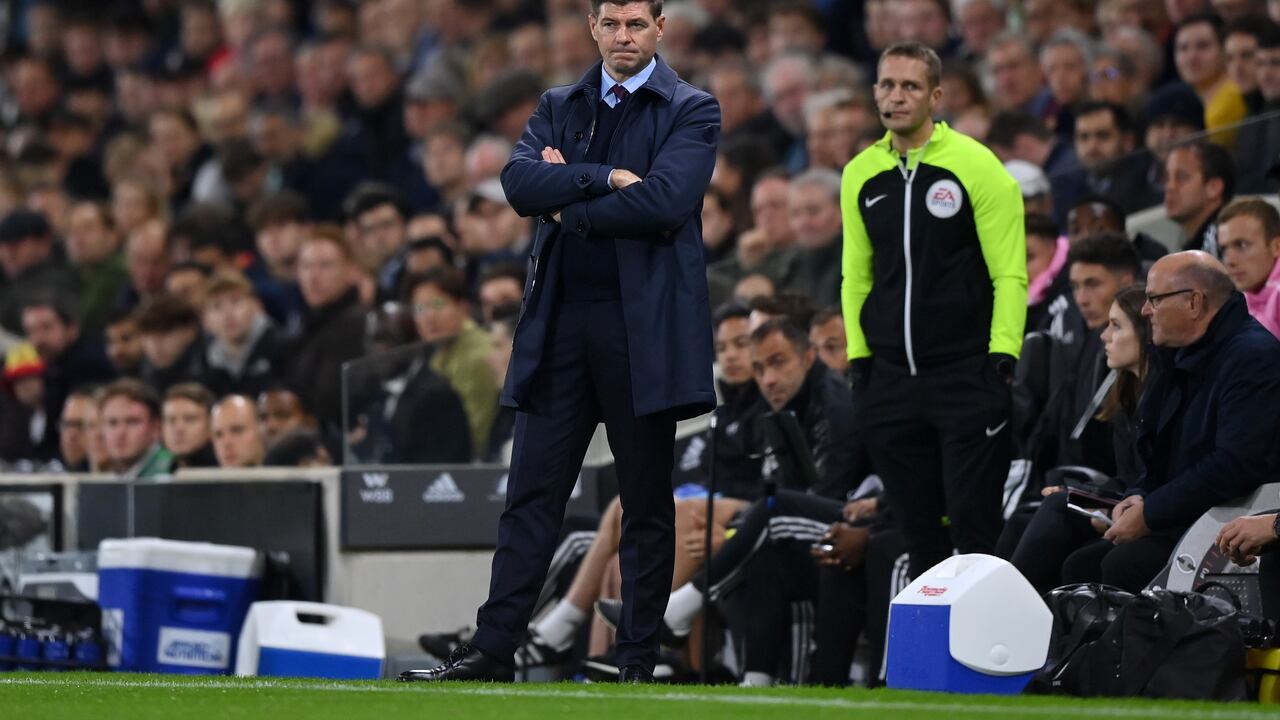 El técnico inglés fue despedido del Aston Villa.