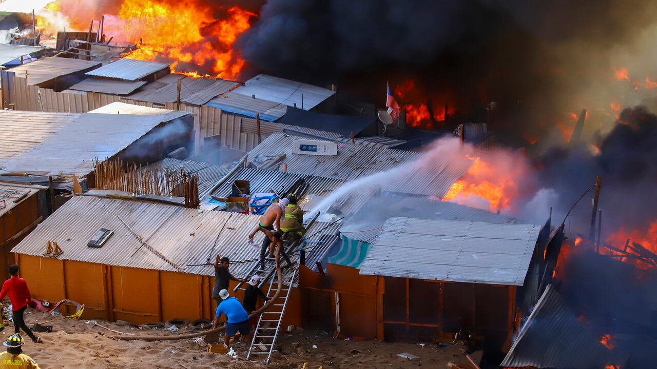 incendio en barrio de migrantes en Chile