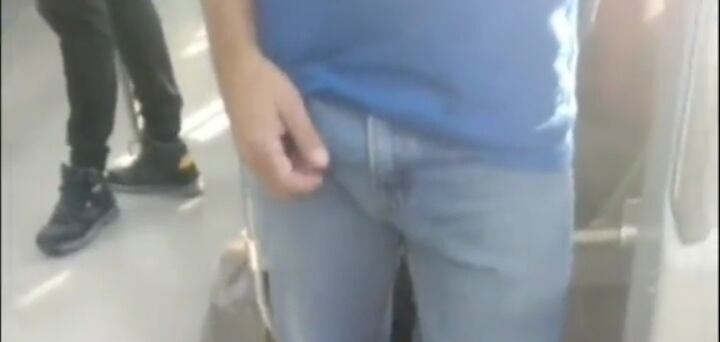 Hombre se masturbó en el Metro de Medellín.