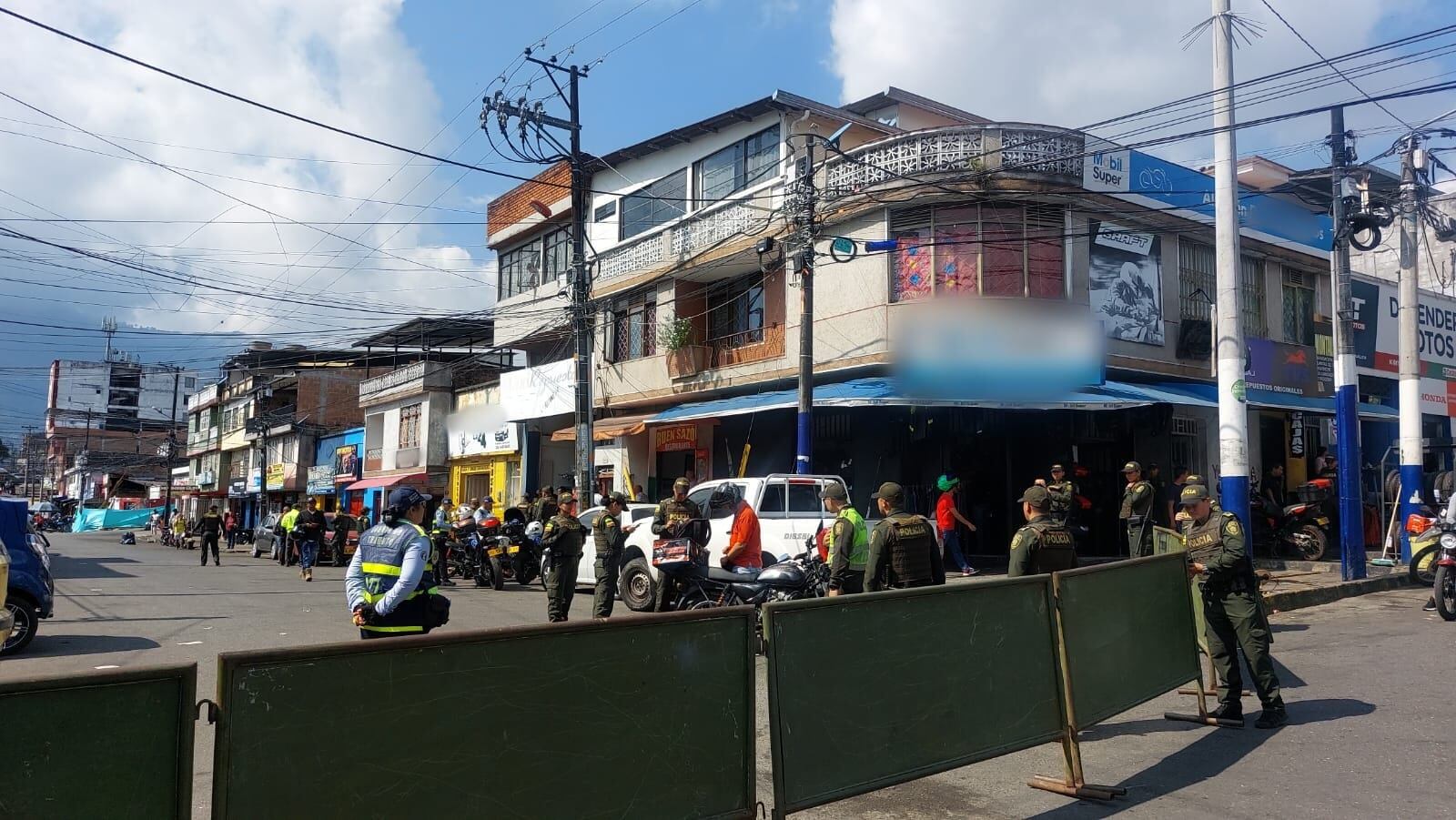 La visita a 95 establecimientos comerciales permitió la inmovilización de dos motocicletas y la recuperación de otra, que había sido hurtada