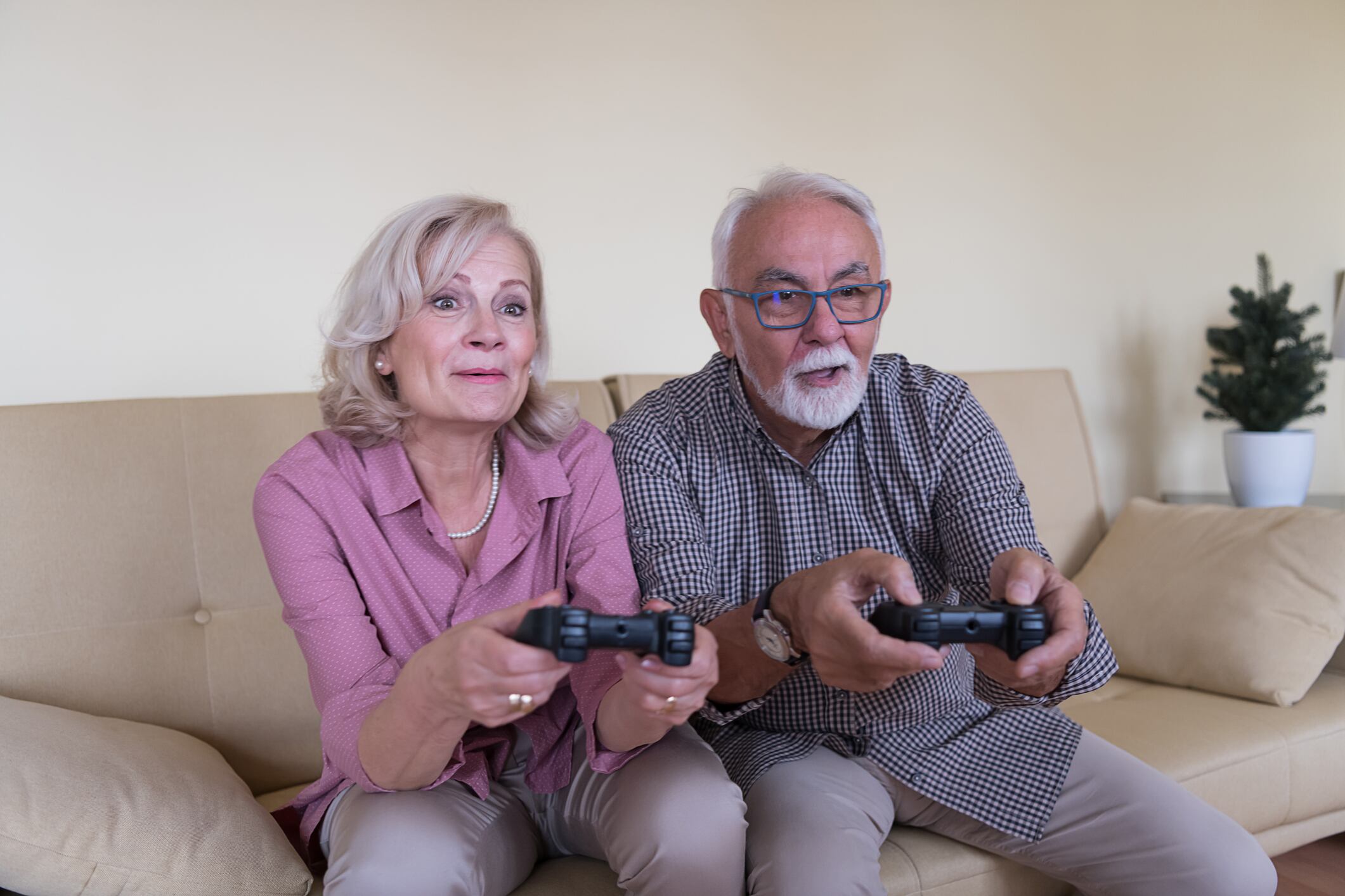 Estudios científicos han confirmado que los videojuegos pueden ralentizar el deterioro cognitivo en adultos mayores.