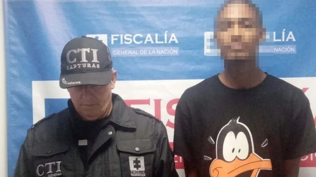 En la casa del presunto feminicida encontraron la motocicleta en la que salió la mujer el día que desapareció.