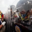 Crisis Migratoria en la frontera de Colombia-venezuela.
Puente Simon Bolivar Cucuta Colombia
Venezolanos en colombia se enfrentan con el ejercito y colectivos del lado venezolano luchando para el ingreso de las ayudas.
23 de febrero del 2019
foto Diana Rey Melo