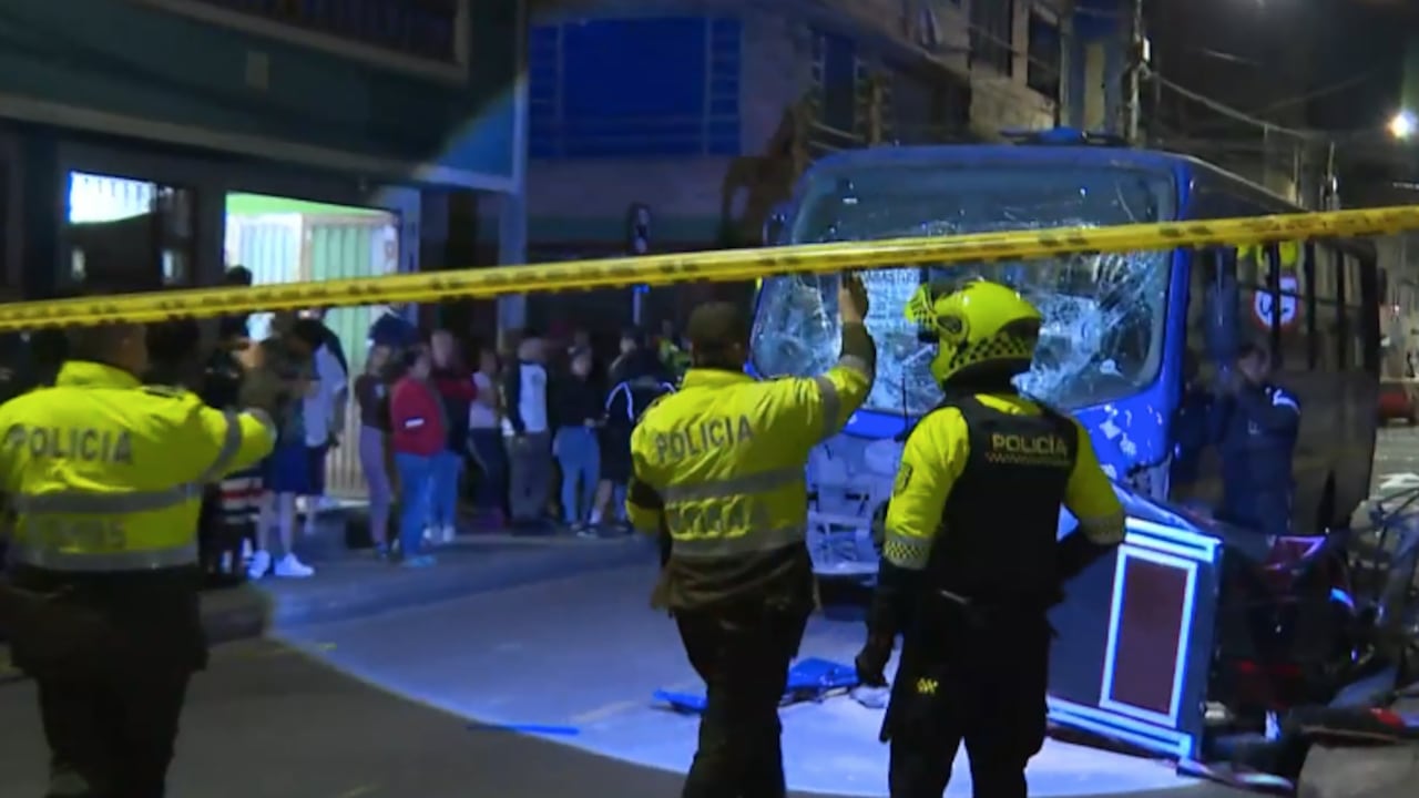 El accidente entre el bus del Sitp y el bicitaxi.