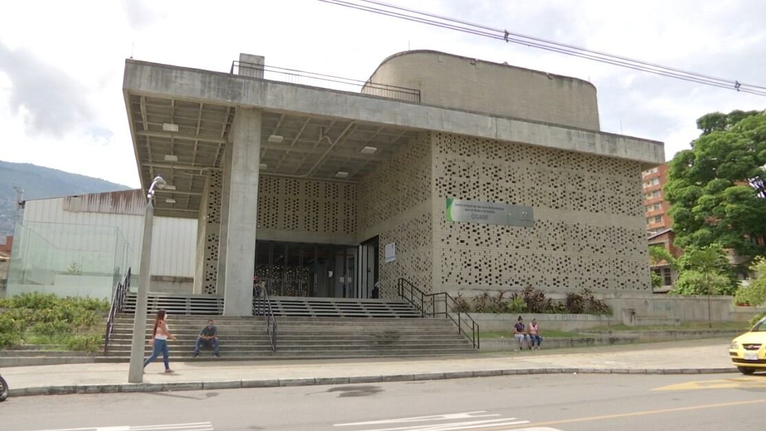 Se conocen detalles del misterioso químico con que un hombre mató a su expareja y se suicidó en un centro comercial.