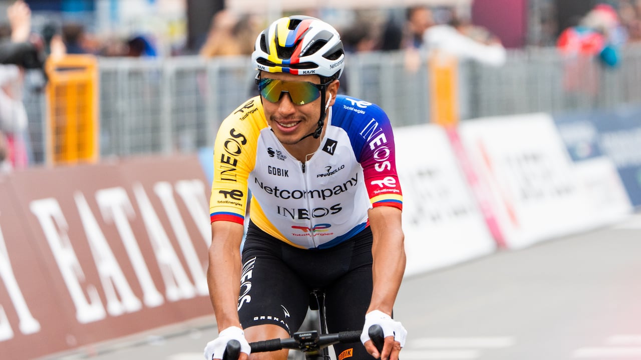 Imagen de Egan Bernal en el Giro de Italia 2026.