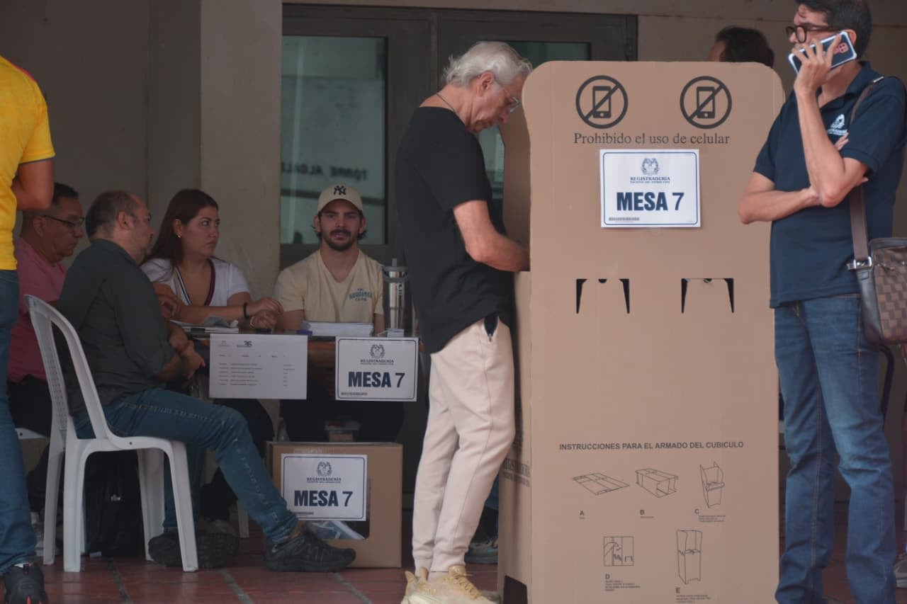 ELECCIONES PRESIDENCIALES - URNAS - VOTO