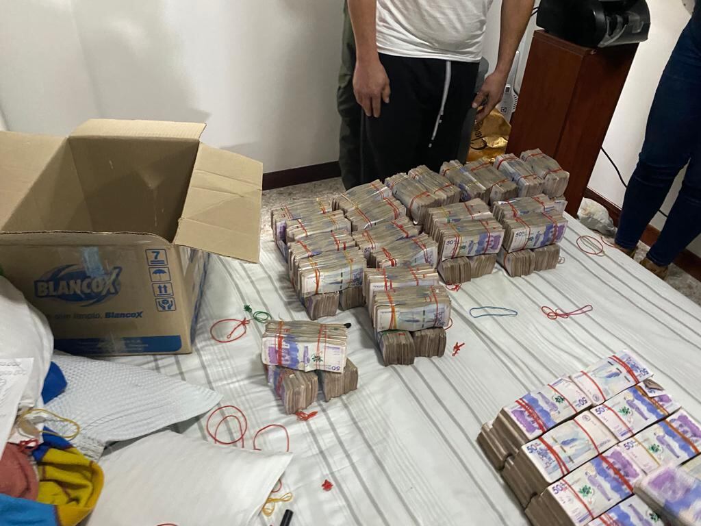 Los billetes son de $50.000 y $100.000