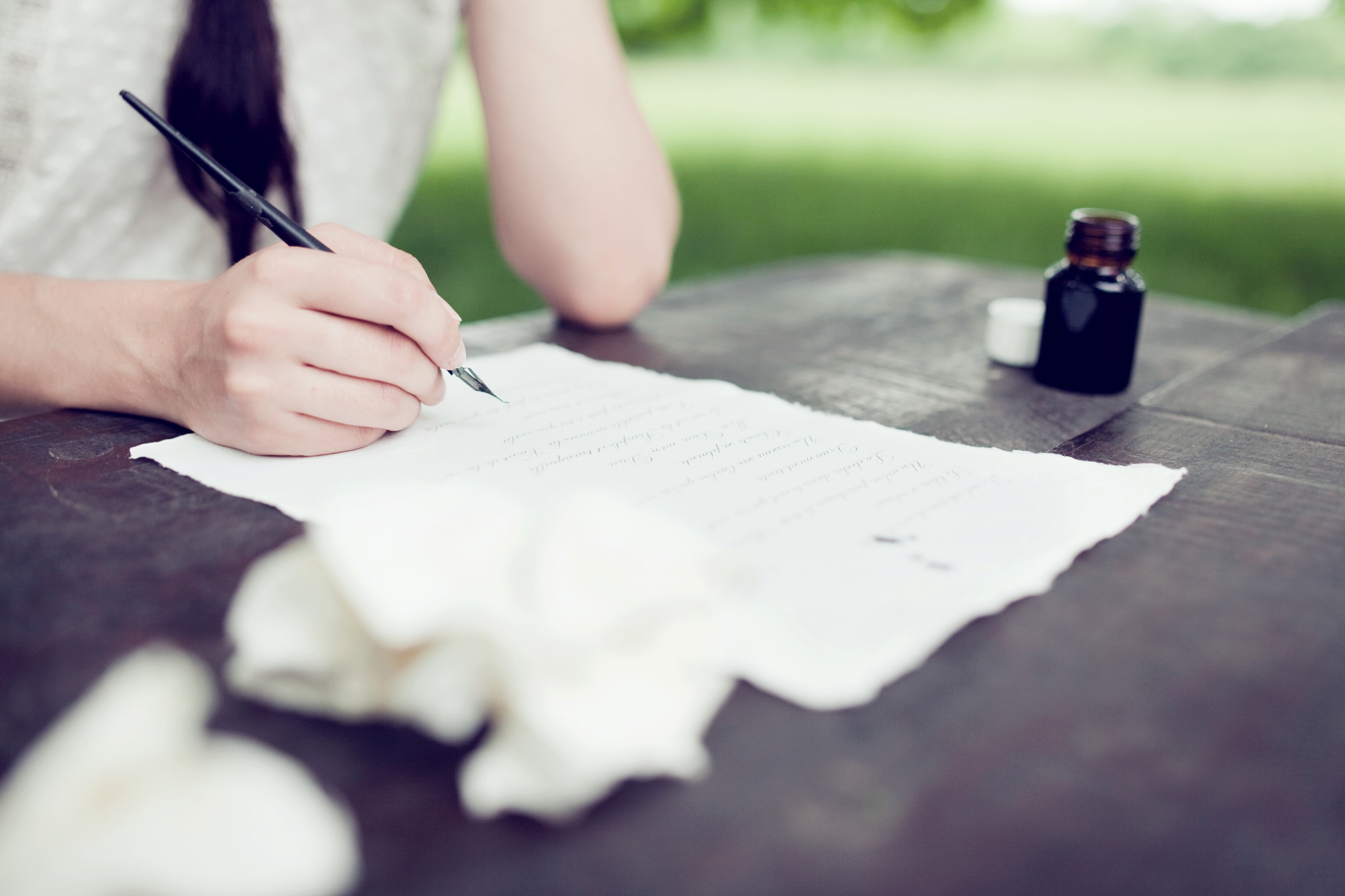 Se cree que la escritura tiene un gran poder para atraer el amor.