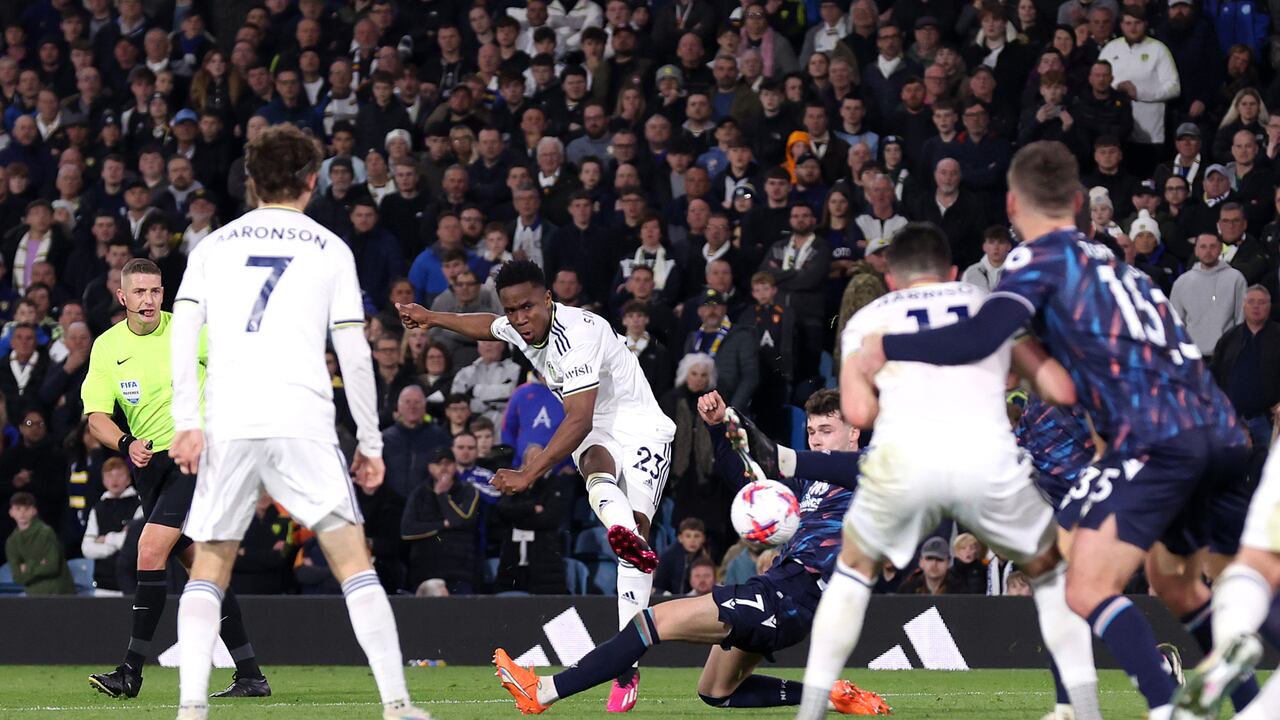 Luis Sinisterra marcó gol ante el Nottingham Forest.