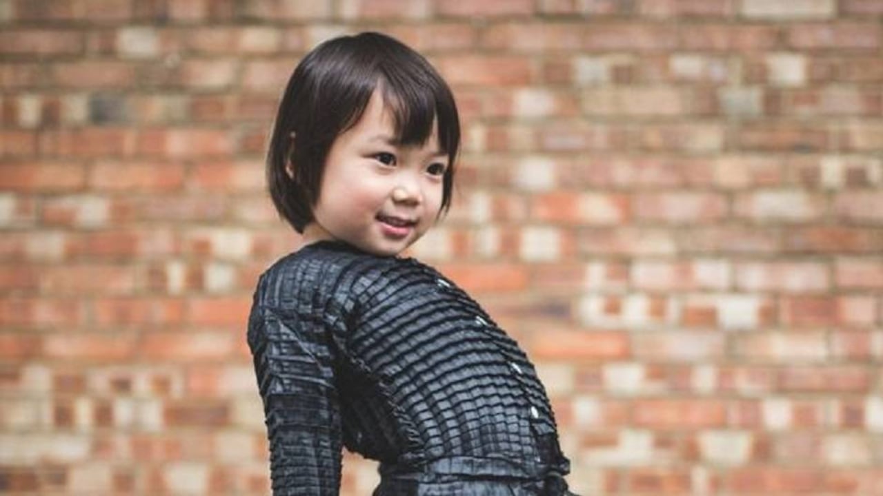 Yasin tuvo la idea de crear ropa que se estira cuando, al visitar a su sobrino, ésta se le quedó obsoleta.